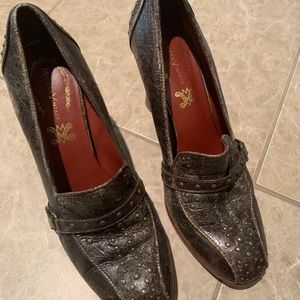 Gorgeous vintage shoes with thin Wedge